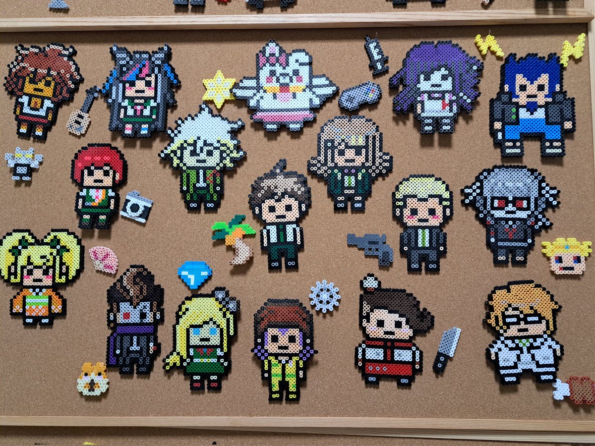 haduki02dgrp's tweet image. ダンガンロンパ15周年おめでとうございます!
去年からやり出したアイロンビーズでたくさん作ってみました!!
#ダンガンロンパ15周年 
#ダンガンロンパ 
#スーパーダンガンロンパ2 
#ニューダンガンロンパV３ 
#絶対絶望少女
#ダンガンロンパ3