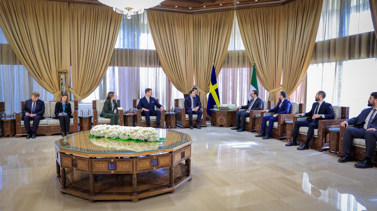 وزير الخارجية والمغتربين يستقبل وفدًا سويديًا رفيع المستوى في دمشق