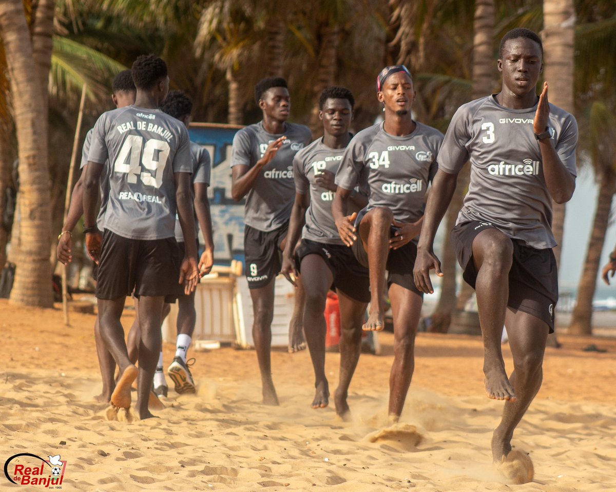 RealDeBanjulFC's tweet image. Started the week at the sandy beach 🤍💪🏽.

#rdb #beachtraining #champions #cityboys