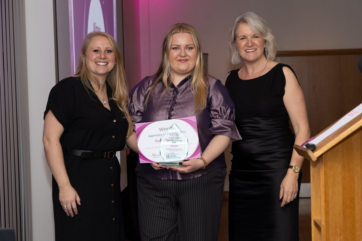 OnCourseSW's tweet image. BIG NEWS! 🤩 Say hello to Devon&apos;s Female Apprentice of the Year, SOPHIE! 🏆

We are celebrating our amazing Social Media Apprentice, Sophie, who won the top award at the Devon Women in Business event in Exeter!

Full story👉 ow.ly/seCp50XuGKB

#DWIBAwards #Apprenticeships