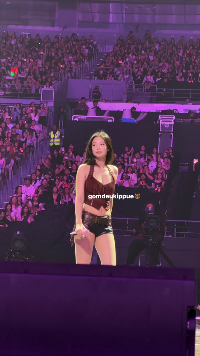 gomdeukippue's tweet photo. Thank you BLACKPINK, for making my past two days so memorable. Until we meet again🖤🩷 Mahal ko kayo talaga @BLACKPINK @oddatelier @wearelloud @officialBLISSOO @numberoneHQ https://t.co/Za5tlijshj