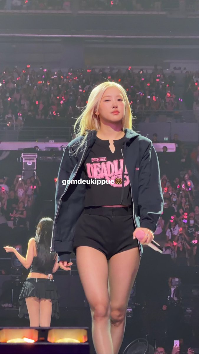 gomdeukippue's tweet photo. Thank you BLACKPINK, for making my past two days so memorable. Until we meet again🖤🩷 Mahal ko kayo talaga @BLACKPINK @oddatelier @wearelloud @officialBLISSOO @numberoneHQ https://t.co/Za5tlijshj
