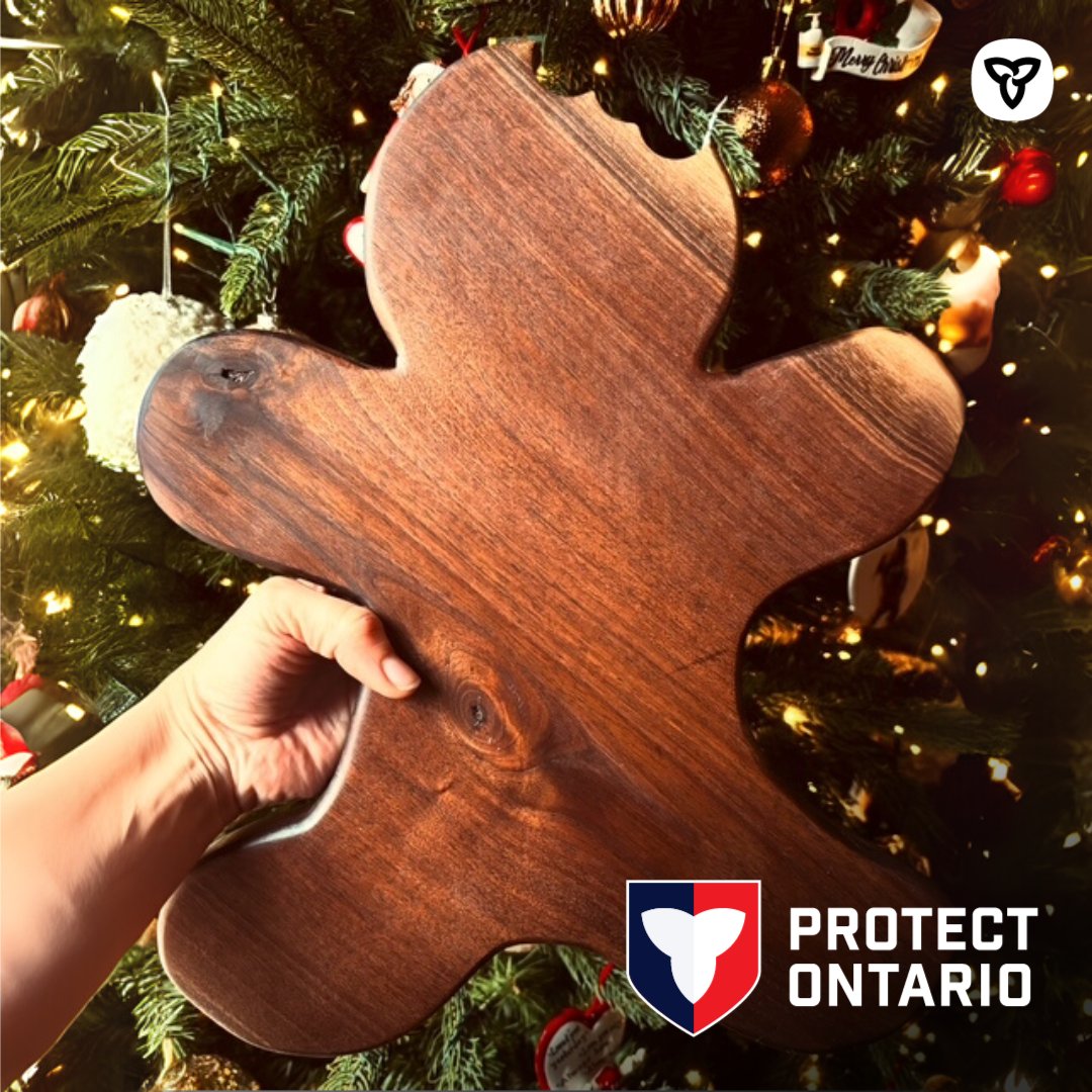 Handcrafted gingerbread charcuterie boards and personalized pet ornaments by We Got Wood by Crystal make festive gifts perfect for serving holiday treats, spreading cheer, and celebrating those you love this season. Order your custom pieces now at wegotwoodbycrystal.ca