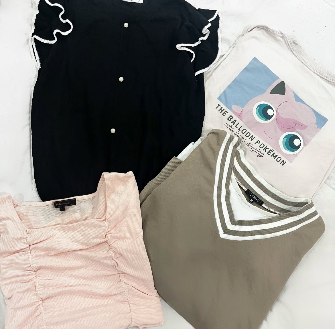 🍓รี+ปัก สุ่มแจกเสื้อฟรี
พรุ่งนี้มาเติมงานให้ค่า ของน่ารักมากกๆ มีเยอะกว่าในรูปน้า 🐇☁️

Uniqlo GU Colza แบรนด์ญี่ปุ่นอื่นๆ 🍥
🍮 ลงพรุ่งนี้ (อังคาร) 21.00 น. กดใจเรียกน้า

#ส่งต่อเสื้อผ้า #ส่งต่อเสื้อผ้ามือสอง #เสื้อผ้ามือสอง #ส่งต่อสเวตเตอร์ #สเวตเตอร์มือสอง