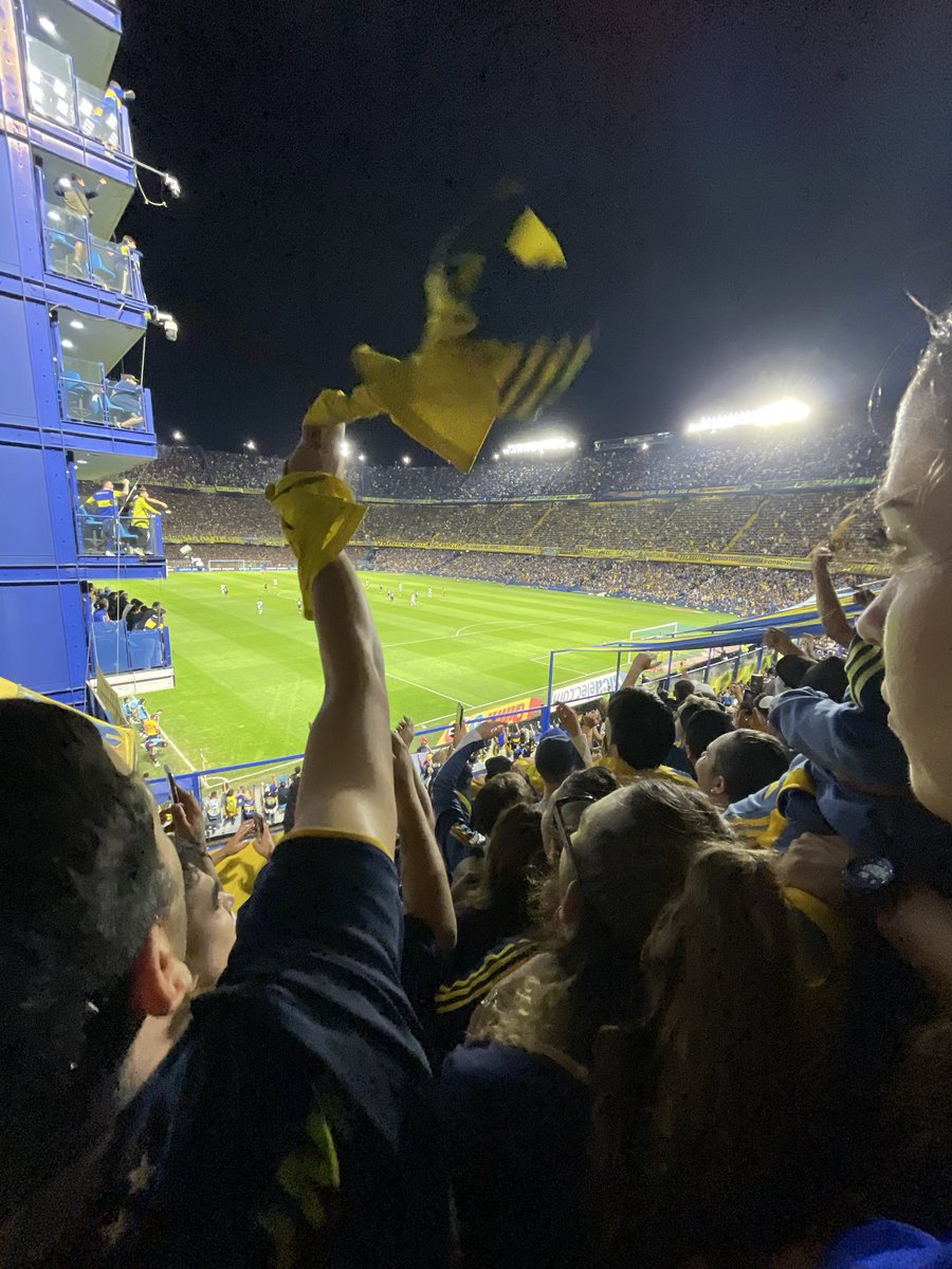 Last night at La Bombonera was incredible with <a href="/0xMonografia/">mono.⌐◨-◨</a> <a href="/ok_lex_/">lex</a>