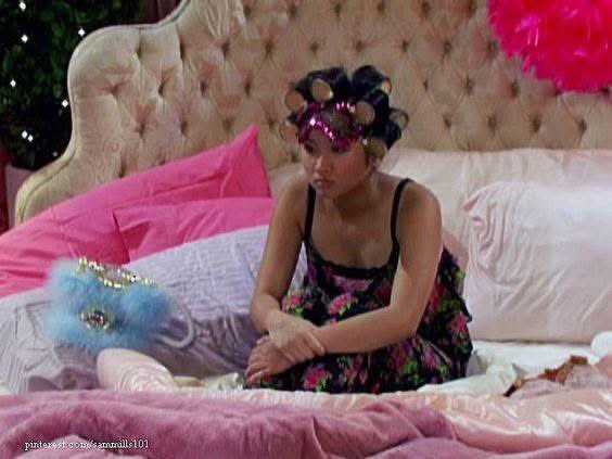 Whotfismick's tweet image. My morning routine includes 30 minutes of me sitting on my bed &amp;amp; thinking of how tired i am