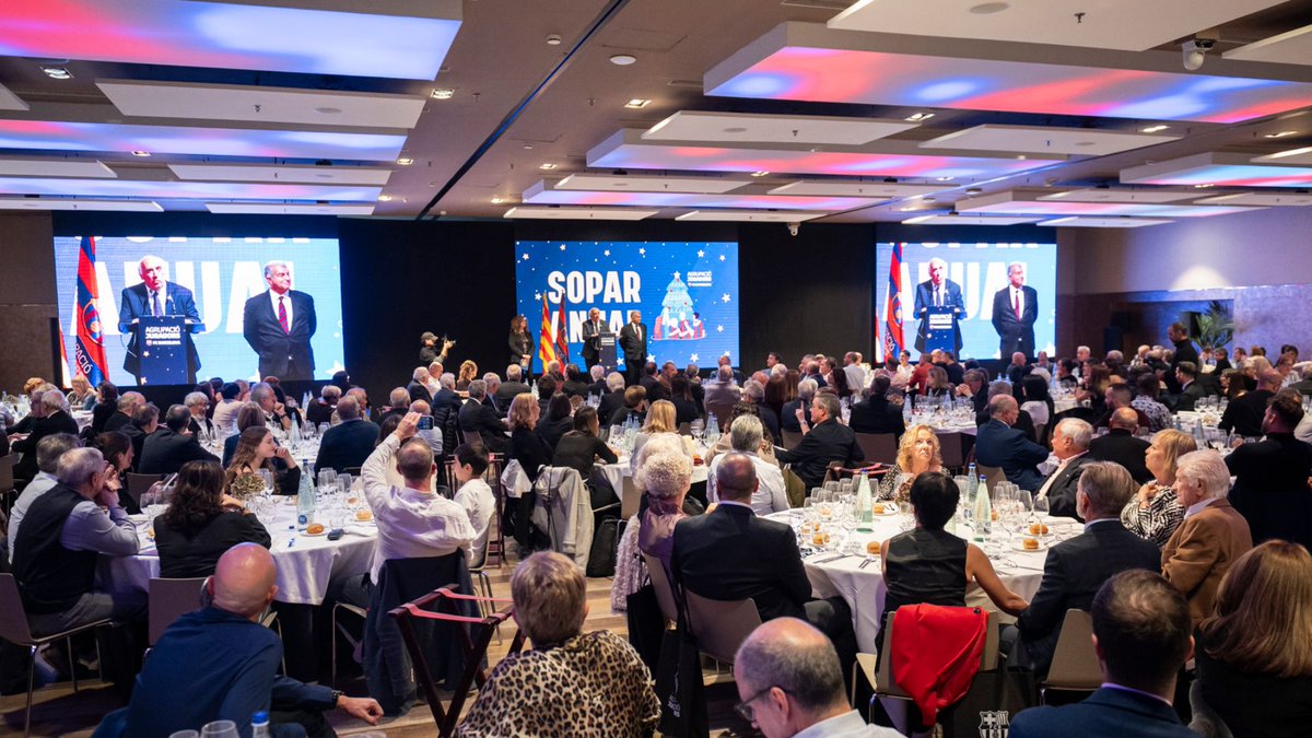 🔵 🔴 El Sopar de l'Agrupació aplega 300 persones en el seu Sopar Anual, amb Joan Laporta i una llarga llista d'exfutbolistes del Club. S'ha anunciat que l'Agrupació disposarà d'un espai propi a l'Spotify Camp Nou 🏟️ 

buff.ly/IHqfLkd