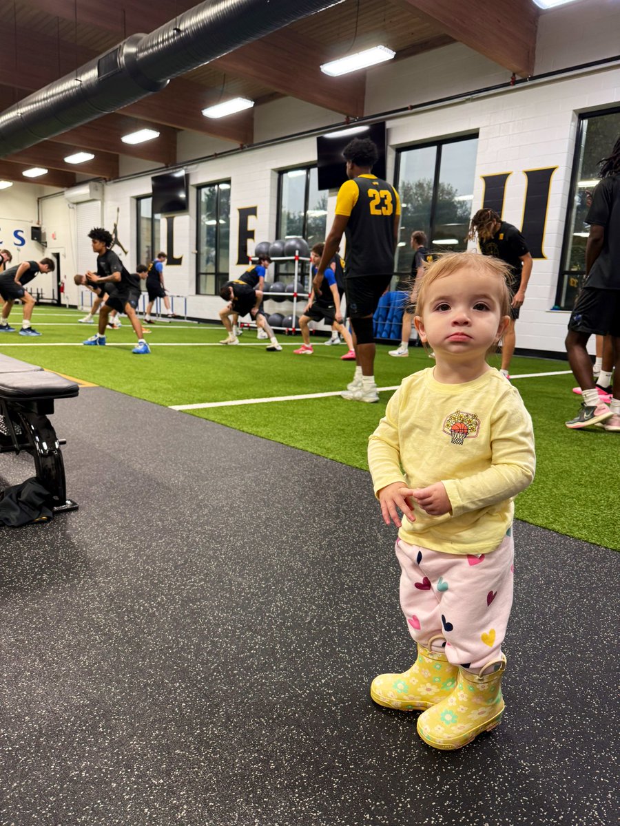 CoachWallace30's tweet photo. Thanksgiving Break as a coaches kid! 

Film Study &amp; Weights this morning before Practice! 

Jovie J! https://t.co/hgyaSkkQM6