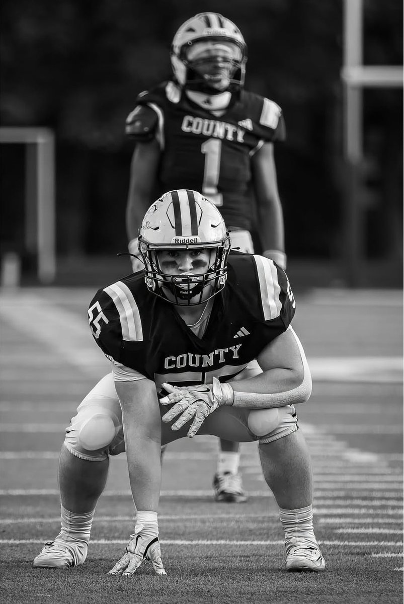 Senior year regular season film ⬇️

hudl.com/v/2TEb4L