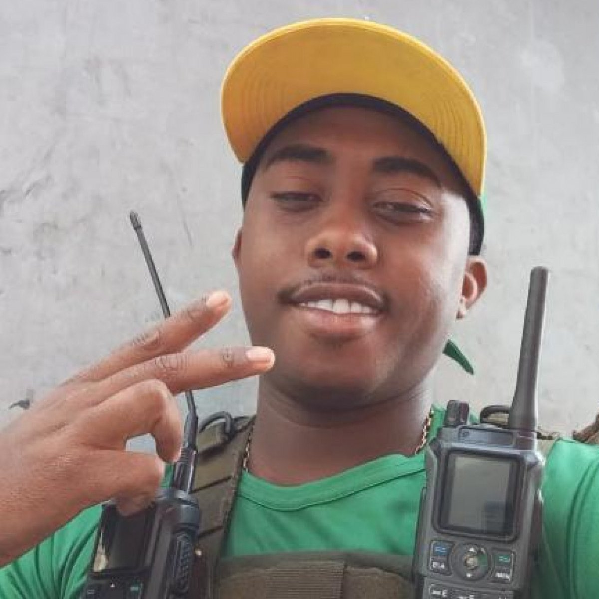 republiqueBRA's tweet image. 💥 🚩 Faccionado do Comando Vermelho (CV) morto em confronto com a polícia na favela da Cidade de Deus, no Rio de Janeiro (RJ), recebia cerca de R$ 350 por semana para atuar como soldado do tráfico.