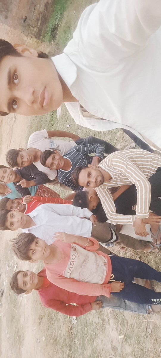 यादों का क्या है, चुपके से दिल में उतर आती है,
हंसा भी जाती है और कभी कभी रुला भी जाती है।

Good night ❤️