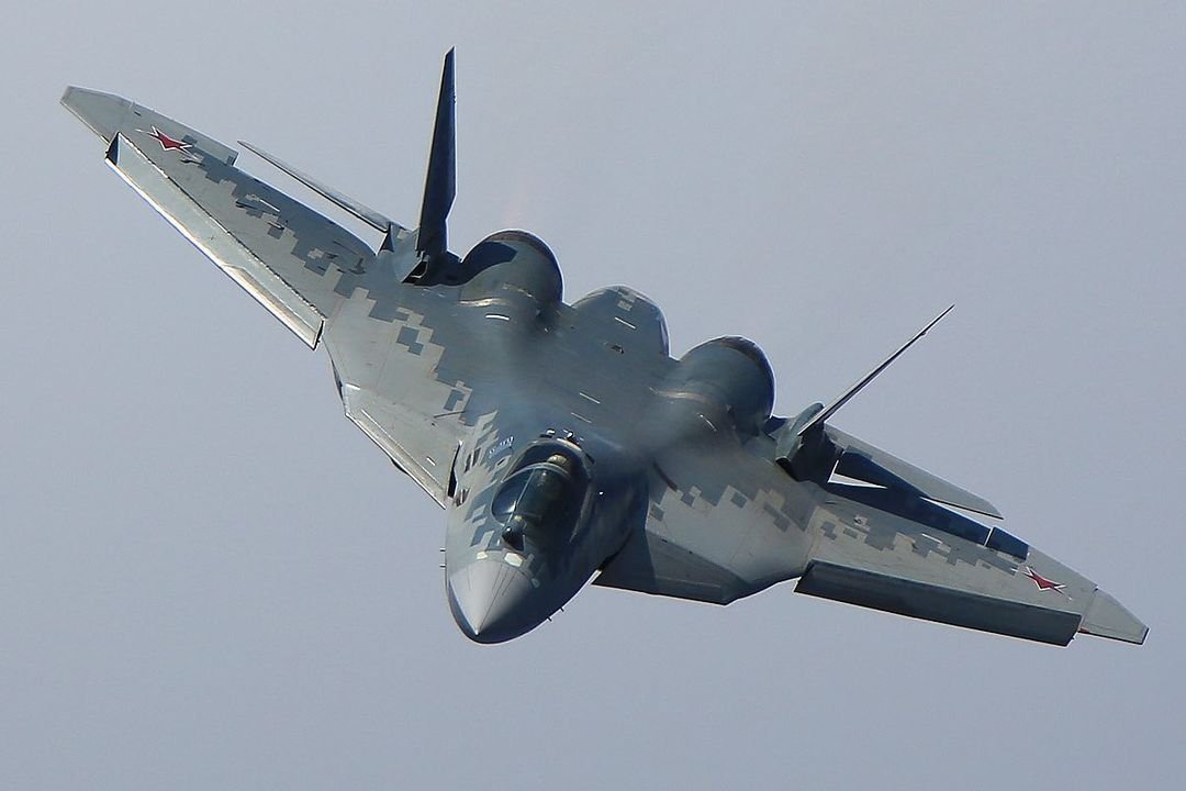 kmldial70's tweet photo. 6 Algerian #Su57 can take down the entire moroccan #F16block52 fleet .
The #F16 mechanical radar (an/apg 68 V9) can detect a target with 1  meter RCS at less than 100 klms which means it is blind at 200/300 klms where the Su57 will launch the #R37M 
6 Su57 * 4 R37M = 24 over kill https://t.co/89J8daRzqu