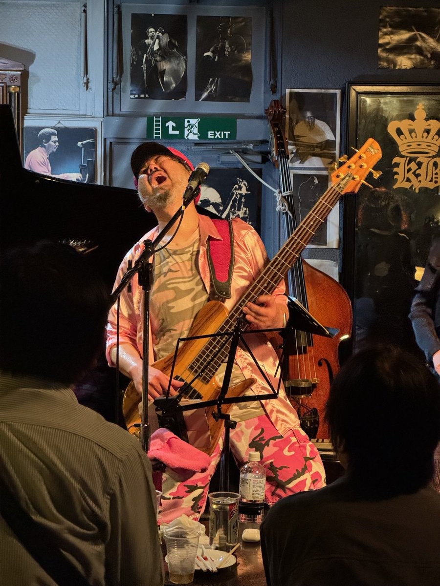 dieginn's tweet image. ファンクラ大臣トリオ、今日は「お医者さんばっかりの老舗ジャズクラブ」という、超絶アウェイな環境で、クローズドなライブを敢行してきました！
我ながら、クローズドにしておくのがもったいないくらい、良きライブでしたー♪