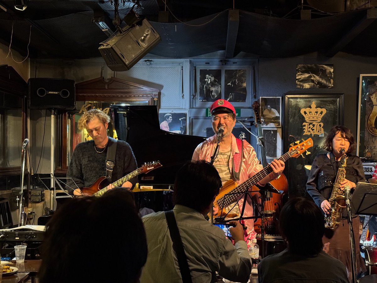 dieginn's tweet image. ファンクラ大臣トリオ、今日は「お医者さんばっかりの老舗ジャズクラブ」という、超絶アウェイな環境で、クローズドなライブを敢行してきました！
我ながら、クローズドにしておくのがもったいないくらい、良きライブでしたー♪