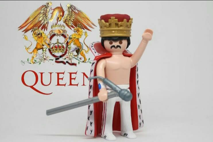 SoySilencio_'s tweet photo. Hoy sé cumplen 34 años de la muerte de uno de los hombres más increíbles en la historia de la música!

Freddie Mercury https://t.co/fePC0GFN7t