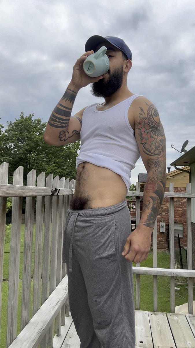 Lewinnodan's tweet photo. Would u sniff my bush early in the morning just after get up from bed! https://t.co/Icz8QIWyJR
