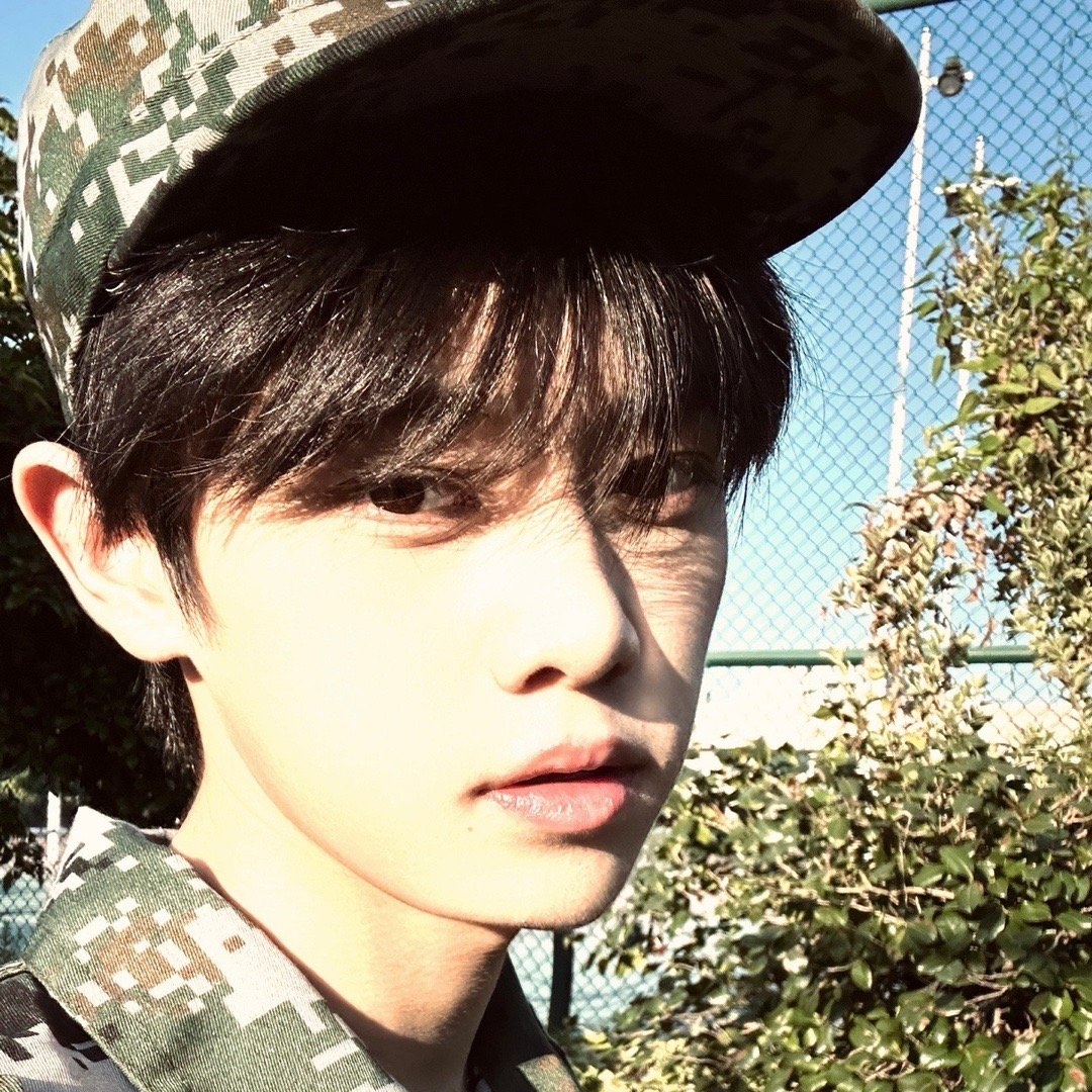 _kikilooo's tweet photo. #펑지아 쑨지아양 후앙펑펑 같은 학교 나와서 같이 군사훈련 했었나봐... 이 대륙아기커플을 어뜩해...🥺🥺 https://t.co/w3nU0Tt1um