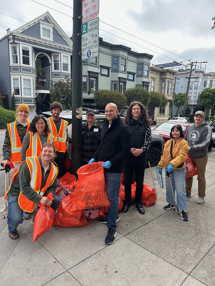 RefuseRefuseSF's tweet image. Thank you to the 450 volunteers who geared up and cleared 470+ bags of trash at 24 citywide cleanups in San Francisco this past weekend.

Yet, we can do even better SF! If you haven&apos;t joined a cleanup, or joined one in a while, come on out to be part of our Trashy Community!