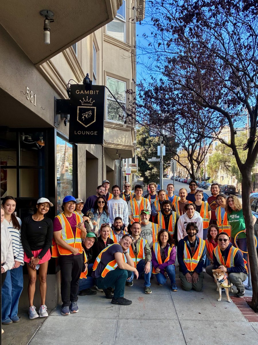 RefuseRefuseSF's tweet image. Thank you to the 450 volunteers who geared up and cleared 470+ bags of trash at 24 citywide cleanups in San Francisco this past weekend.

Yet, we can do even better SF! If you haven&apos;t joined a cleanup, or joined one in a while, come on out to be part of our Trashy Community!