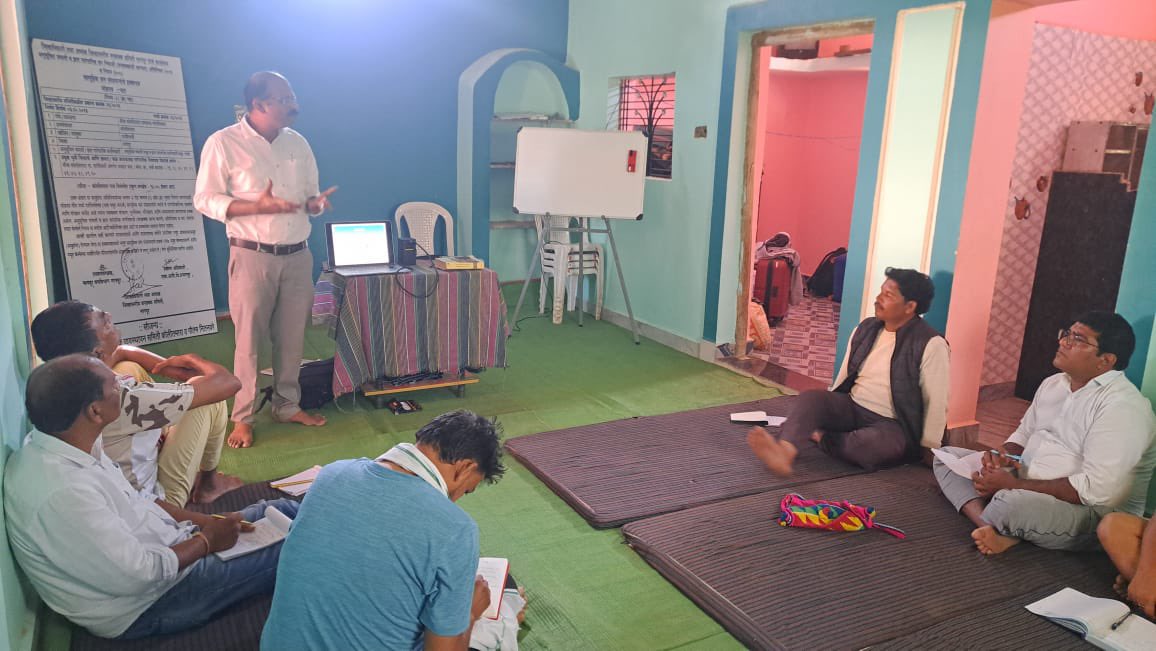 sarvodayasangam's tweet image. ज़मीन और जंगल के संघर्षों के इतिहास और राजनीति से लेकर वनाधिकार अधिनियम (FRA) के तहत प्रावधानों और अधिकारों तक, वनाधिकार अधिनियम अभ्यास के पहले दिन हमने यह समझा कि FRA न्याय, सामुदायिक प्रबंधन और संरक्षण के लिए एक ऐतिहासिक कदम क्यों है।