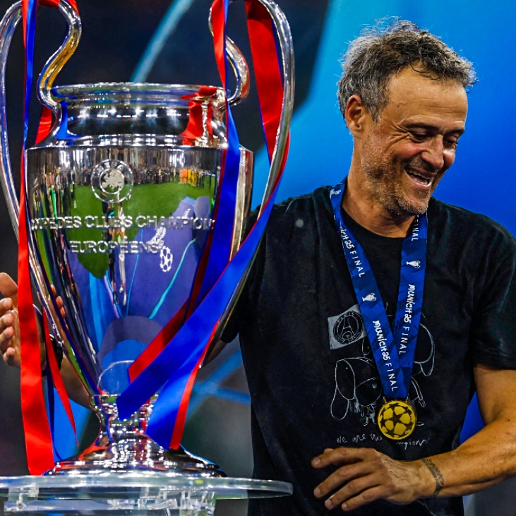 🧠🔝 Ivan Rakitic: "To tell you about Luis Enrique, I'd need hours and hours. I could even spend a whole day talking about Enrique. I enjoyed working with him for 3 years. I think he's truly a special man and coach, he's very meticulous and thorough, which is why he achieves such
