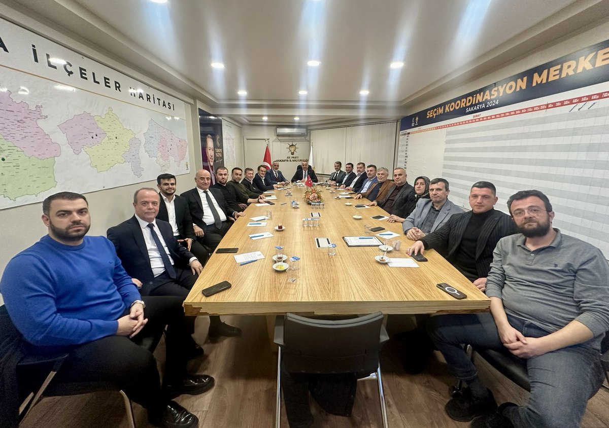 AK Parti Sakarya İl Yürütme Kurulu Toplantısı, İl Başkanımız Sayın Yunus Tever başkanlığında gerçekleşti.
 
Umudun, İcraatin ve Geleceğin Adı; AK Parti!