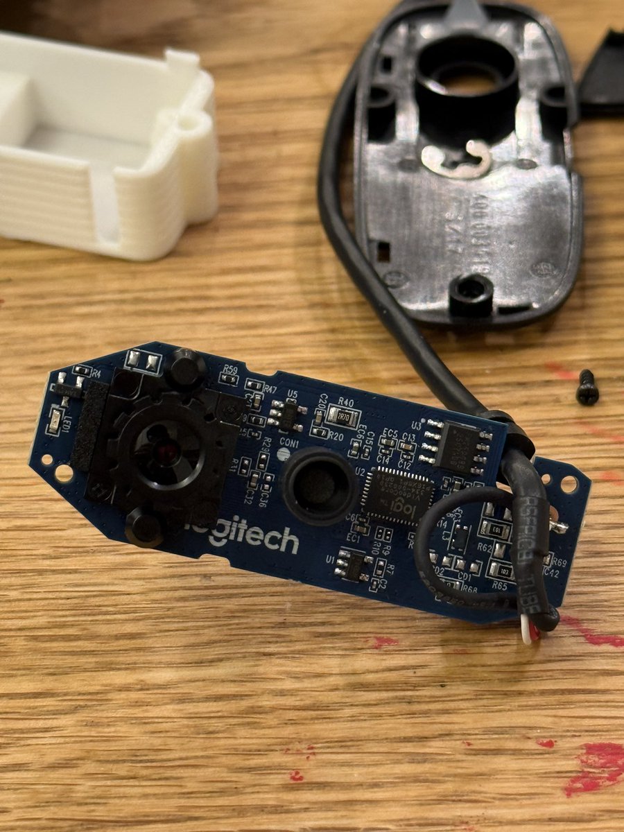 カメラの基板を取り出す