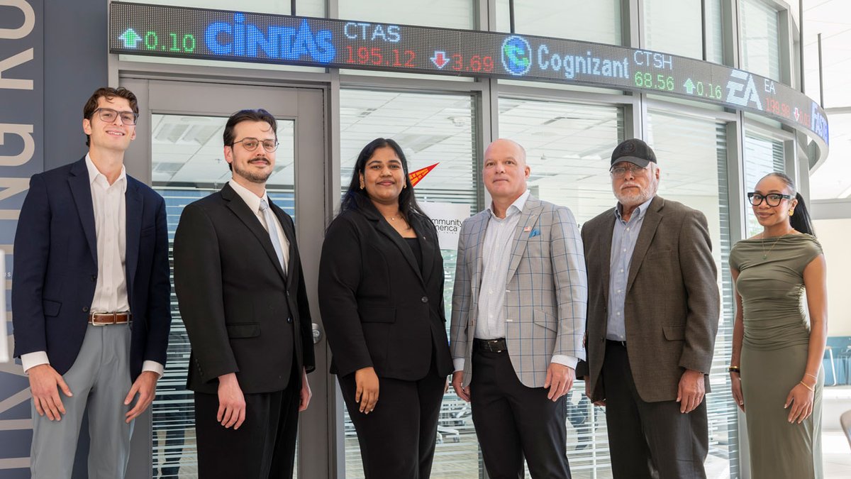 In 1988, UMSL launched the Student Investment Trust to help students learn real-world investing beyond the classroom. Today, that same fund has surpassed $1 million in value! blogs.umsl.edu/news/2025/10/1…