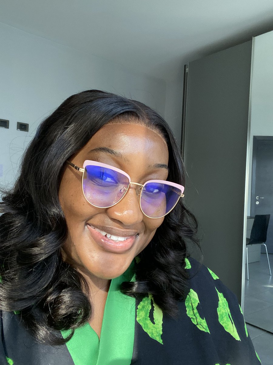 joanna_bepeh's tweet image. Monday afternoon glow 

This is the face of a hardworking woman destined for success. Money is truly the best skincare