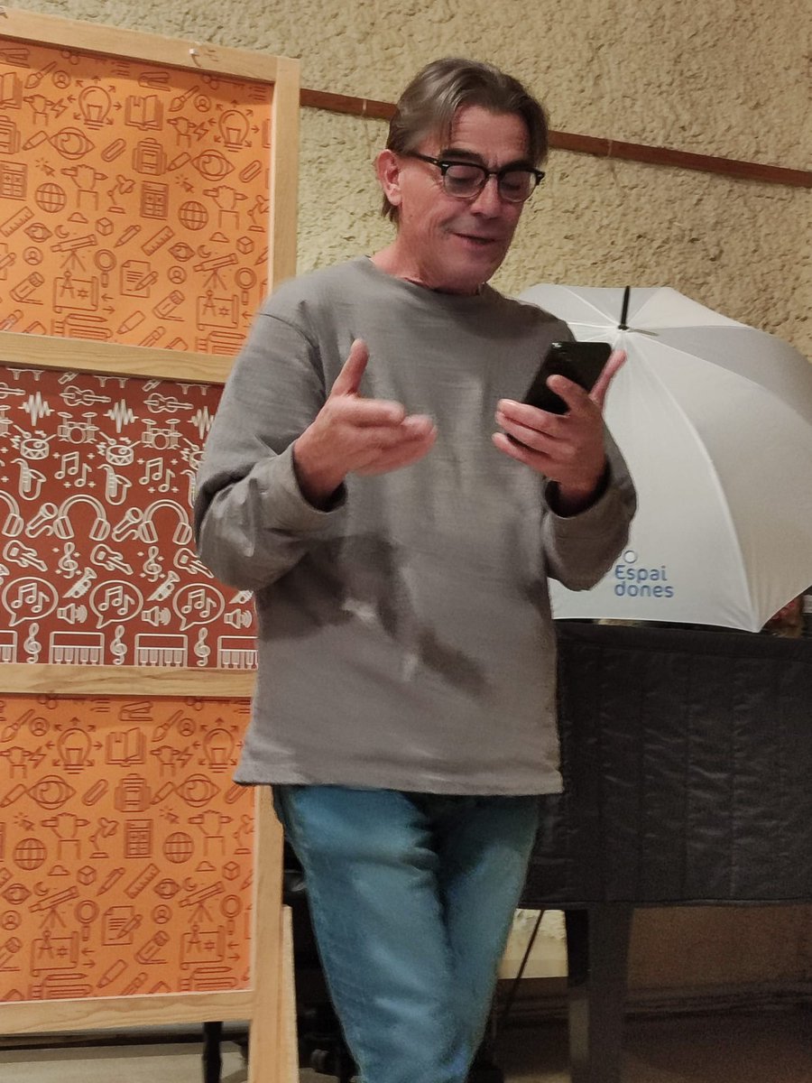 📅 Dissabte, #Castellterçol va commemorar el 25N amb una xerrada inspiradora de Carme Vidal sobre la lluita contra les violències masclistes.
L’acte va començar amb les paraules del regidor Oriol Casso, que va destacar el valor de l’Espai Dones com un aixopluc