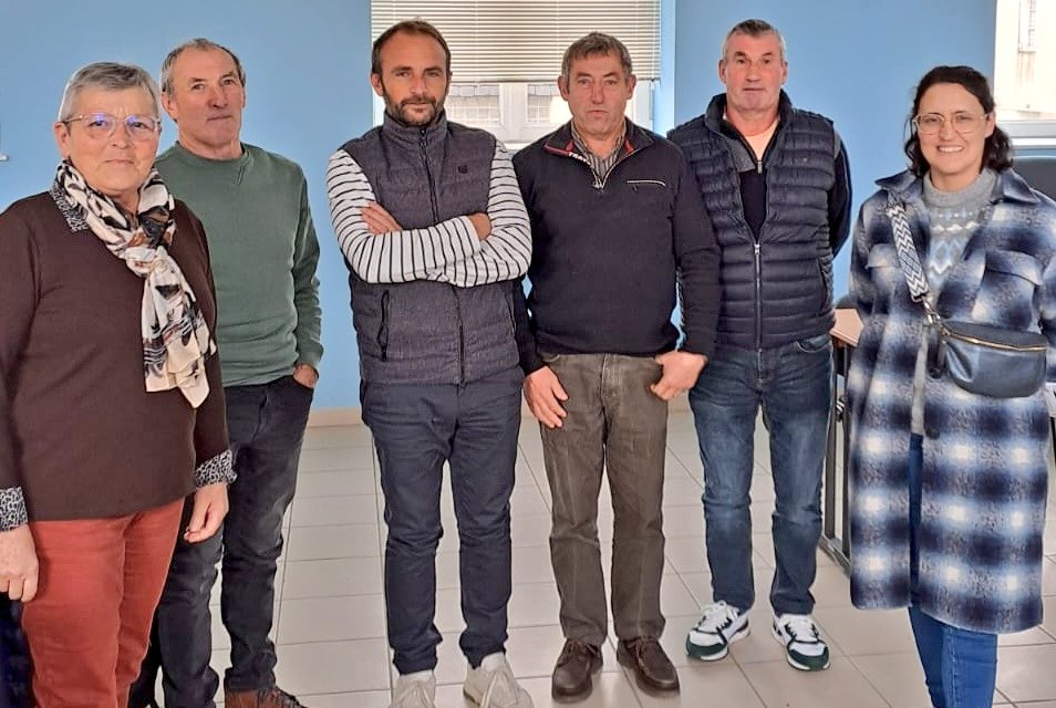 [#Syndical] Election syndicales, transformation, actualités agricoles... Ce lundi 24 novembre, les agriculteurs du #Horps ouvrent le bal des réunions de fin d'année, en présence du secrétaire général <a href="/mikag53/">guilloux mickael</a>