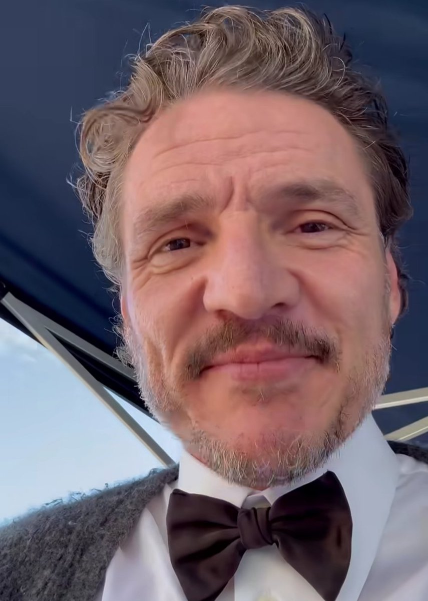 Memesofpascal's tweet image. He could&apos;ve asked anyone to record him but he prefers the auntie angle and I respect that