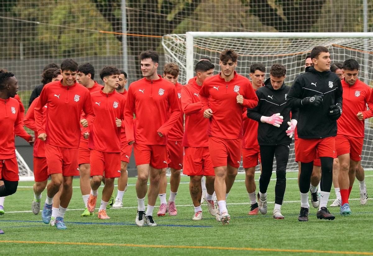 ➡️ PLANNING SETMANAL

Dilluns: 🏋️‍♂️
Dimarts: 🏋️‍♂️
Dimecres: 🏋️‍♂️
Dijous: 🏋️‍♂️
Divendres: 💤
Dissabte: 💤
Diumenge 💤

#LaHistòriaContinua🔴⚪️