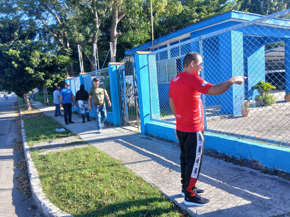 #Cuba TRABAJADORES DE CORREOS DE CUBA SE SUMAN A LA JORNADA NACIONAL DE TRABAJO VOLUNTARIO...

Los detalles 👉 correos.cu/2025/11/24/tra…

#CorreosdeCuba
#270AñosAlServicioDeTodos
#270añosconectandocuba