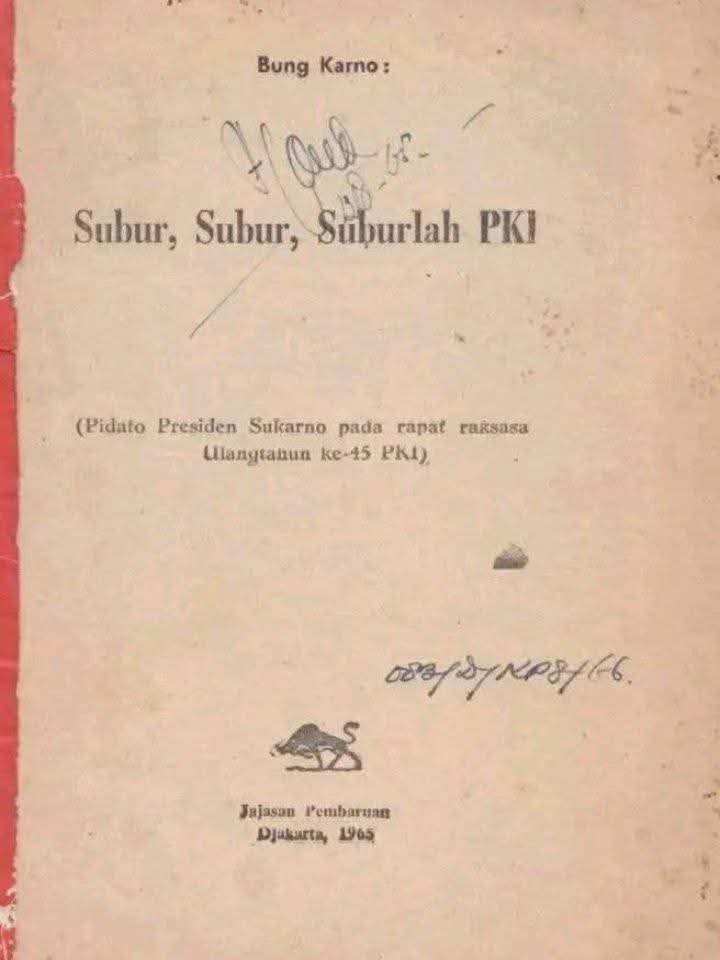 PecintaSejarah2's tweet image. Siapapun yang menyuburkan PKI, maka dia harus siap untuk dikhianati.

Memberi ruang bagi komunis untuk tumbuh di Indonesia sama dengan menyerahkan leher kita untuk diamputasi.