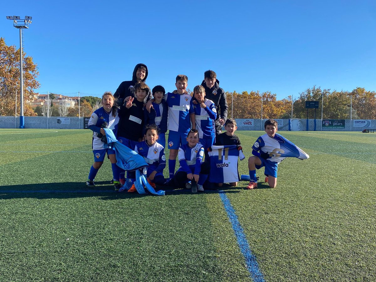 FutBaseCES's tweet image. 🥰 Com ens agrada veure així als 𝗔𝗟𝗘𝗩𝗜𝗡𝗦

🚀 Victòries del S12 B, S12 E, S11 B, S11 C, S11 D i S11 E amb grans partits!

💪🏻 Molt bona feina del S12 A, S12 C, S12 D i S11 A malgrat no poder puntuar en els seus partits

#FutBaseCES