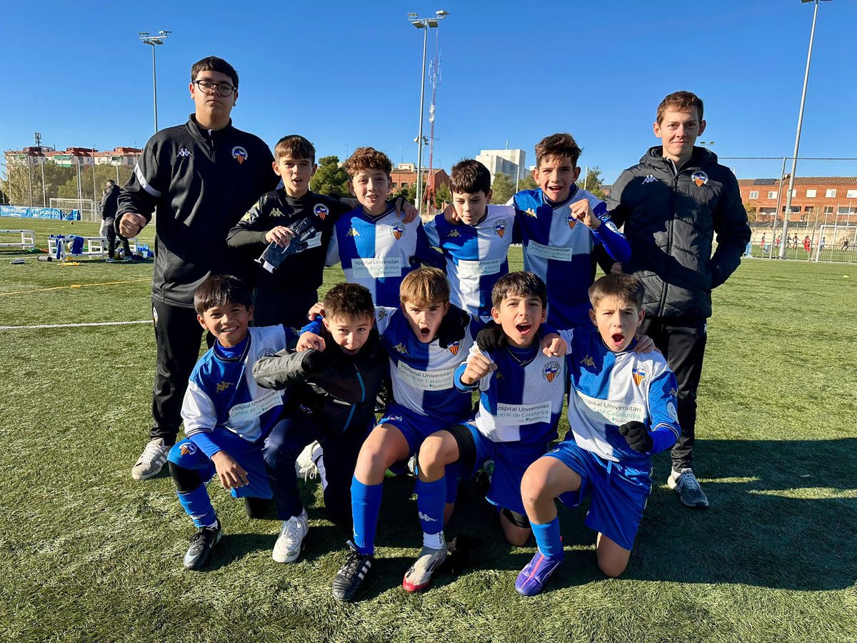 FutBaseCES's tweet image. 🥰 Com ens agrada veure així als 𝗔𝗟𝗘𝗩𝗜𝗡𝗦

🚀 Victòries del S12 B, S12 E, S11 B, S11 C, S11 D i S11 E amb grans partits!

💪🏻 Molt bona feina del S12 A, S12 C, S12 D i S11 A malgrat no poder puntuar en els seus partits

#FutBaseCES