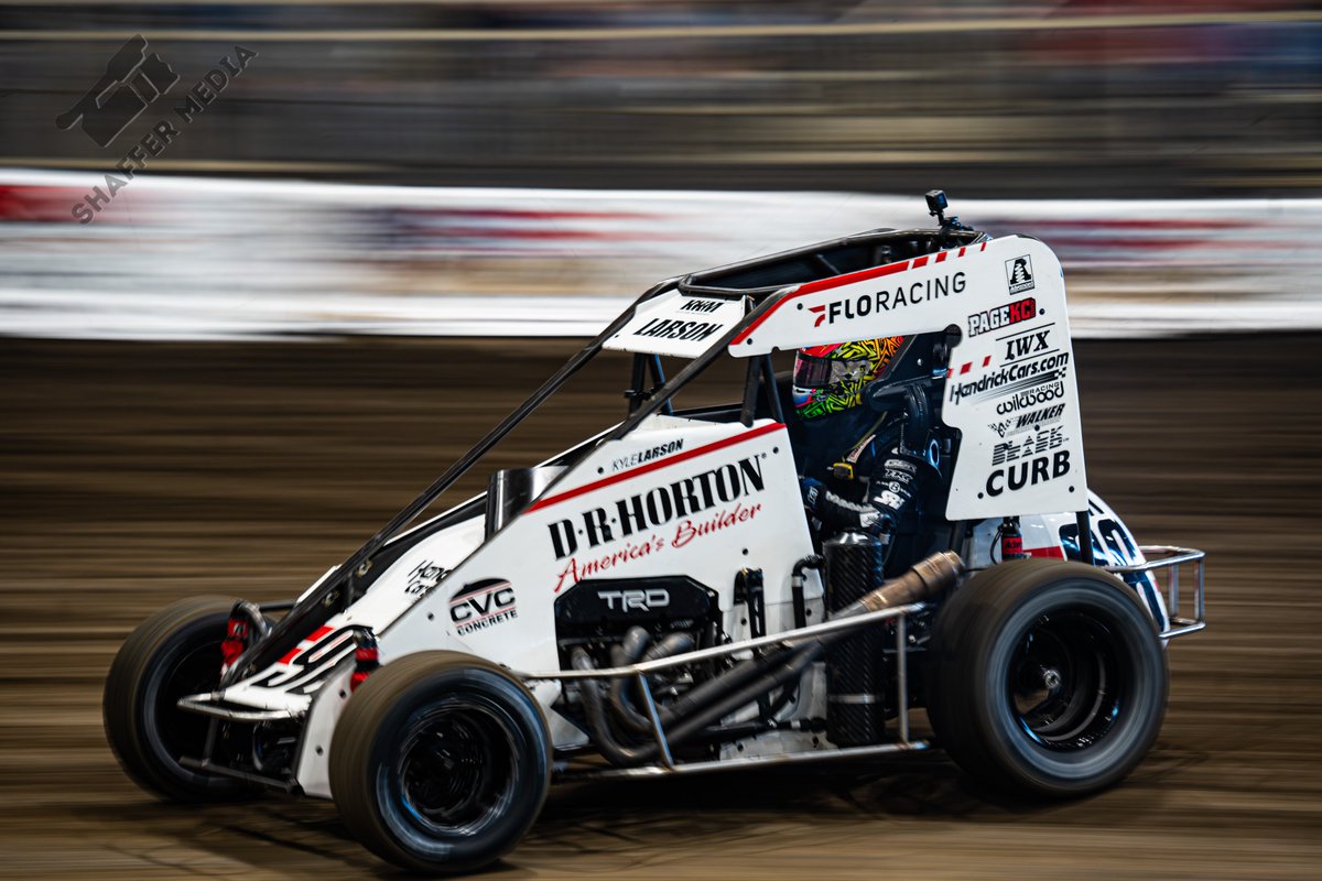 ShafferVoice's tweet image. Photo of the Day: 

Kyle Larson rips around the Tulsa Expo Center!

After missing out last year, the Chili Bowl Nationals is back on my work schedule for 2026! If you're a dirt track fan it has to be on your bucket list!