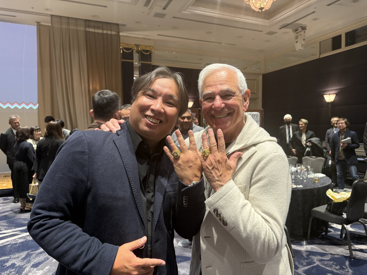 satozakitomoya's tweet image. LEGENDS OF 2005
Bobby VALENTINE&apos;S
20th anniversary party
CHIBA LOTTE MARINES
ファミリーが集まって、心地よい時間と空間を共有できました！
残念ながらスケジュールの都合で参加できなかった皆さんもいましたが、当時の試合を映像で振り返りながら、最高の仲間と20年前を思い出し、感無量😁