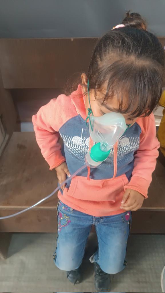 reham_hasan409's tweet image. Roze’s short breath from the cold tells our whole story… children who need nothing more than a little warmth. &quot;Your donation today could be the blanket that saves a child from the freezing tent.&quot;❤️‍🩹
gofund.me/9d98ba4d
