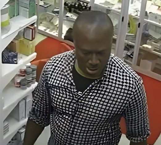 thebig111111's tweet image. Ghana soldier WO1 William Mensah, filmed assaulting two women at e-Pride pharmacy over a GH¢65 refund, has been granted GH¢70,000 bail with two sureties.