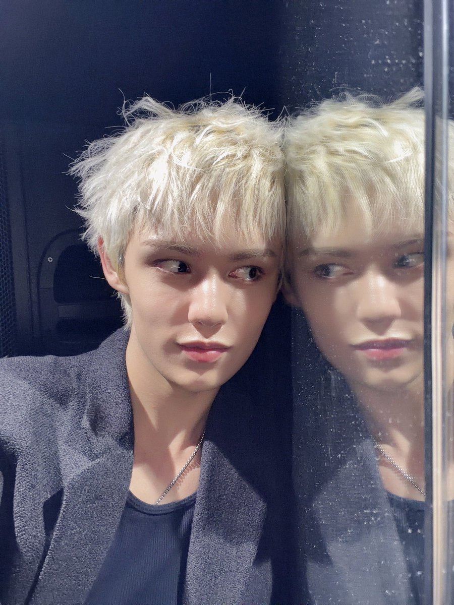 FRAxMxP's tweet photo. (📸) ▸ + CHAT

⚡︎ #CRU : C'est l'heure de s'entraîneeeeer 😎

(P.S. Vous me manquez tous énormément)
(1/2)

#AxMxP #에이엠피
#AmplifyMusicPower https://t.co/iiadANFLEP