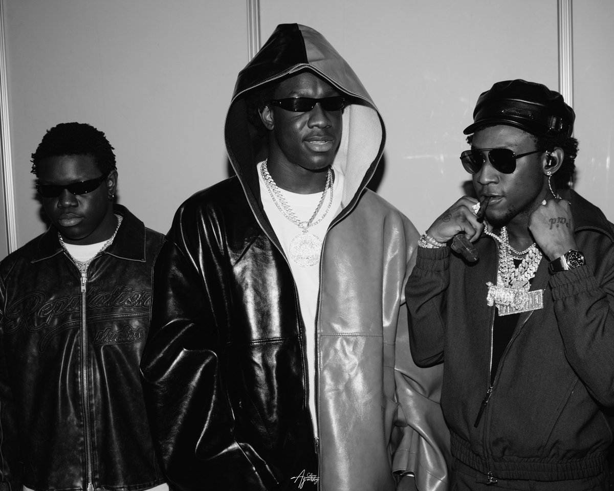 AfricaFactsZone's tweet image. Shallipopi, Zerry DL and Famous Pluto, three brothers are set to hold a concert together.

They performed at Afro Nation and topped Spotify Nigeria together. They have millions of Spotify Listeners.

Shallipopi is 25, Zerry is 22 and Famous is 19.

Shallipopi signed both of them.