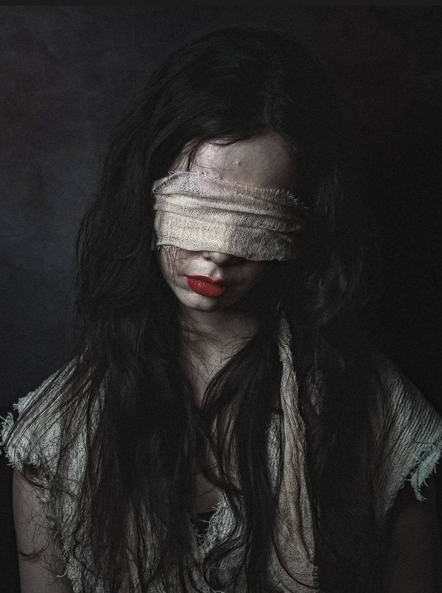 “Sanmak.. Dünyanın en berbat hissi budur. Sevildiğini sanmak, değer gördüğünü sanmak, önemsendiğini sanmak.. O kadar iğrenç bir his ki insanın kendini tüm dünyadan soyutlayası gelir. 
SANMAK  PİŞMANLIKTIR”❤️‍🔥