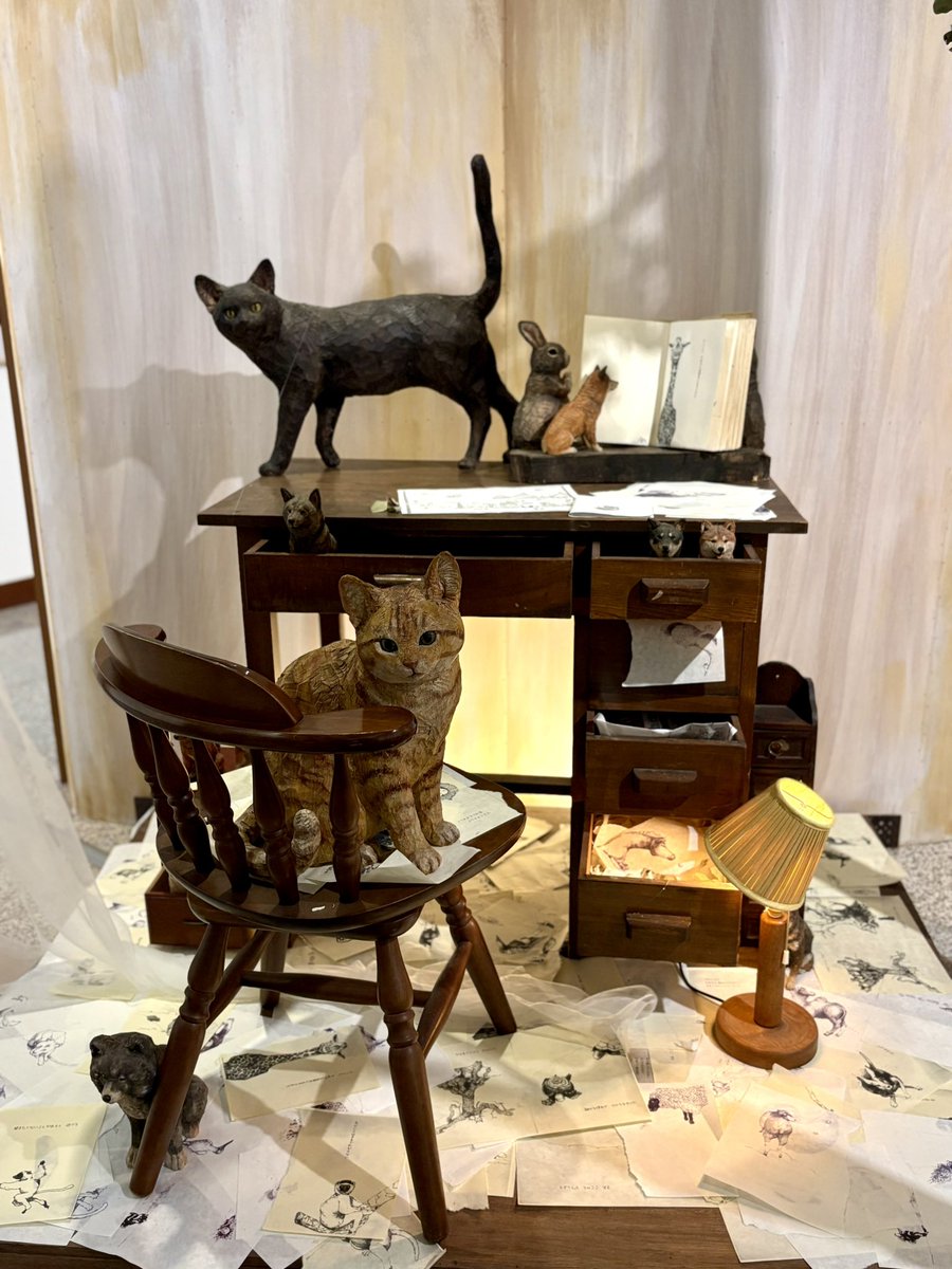 美術館の所蔵品であるパプアニューギニアの民族美術品とのコラボも