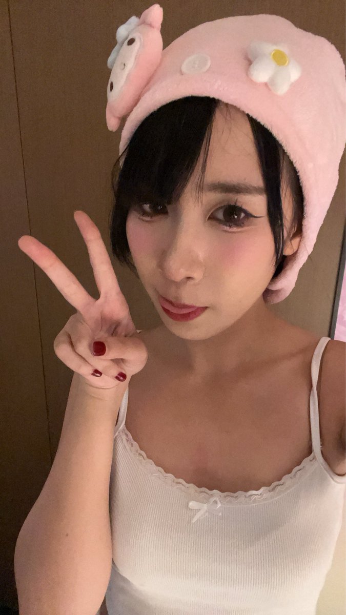 mickey_mrmr's tweet image. 广州的大家好呀！这是我第一次来这里，真的超级开心！
谢谢你们这么热情地欢迎我～
希望以后还能再来广州见到你们！
我会想念每一位的～
如果你们来泰国，也一定要来找我玩哦！🙇🏻‍♀️✨❤️‍🩹