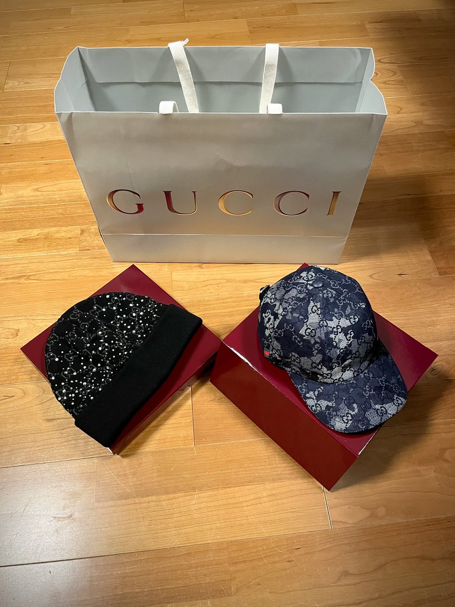 GUCCI神戸大丸店で羽生結弦さんのブックレット頂いてきました♡ 色合い