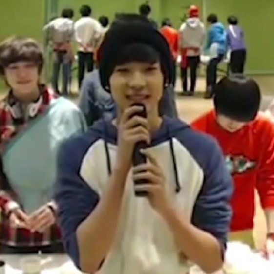 jeononutime's tweet image. hes just a tiny smol bean