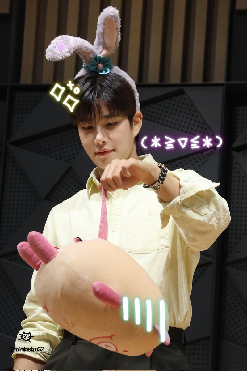 251124

🐷⁉️

#ASTRO #아스트로
#ZOONIZINI #주니지니 
#엠제이 #MJ 🧡