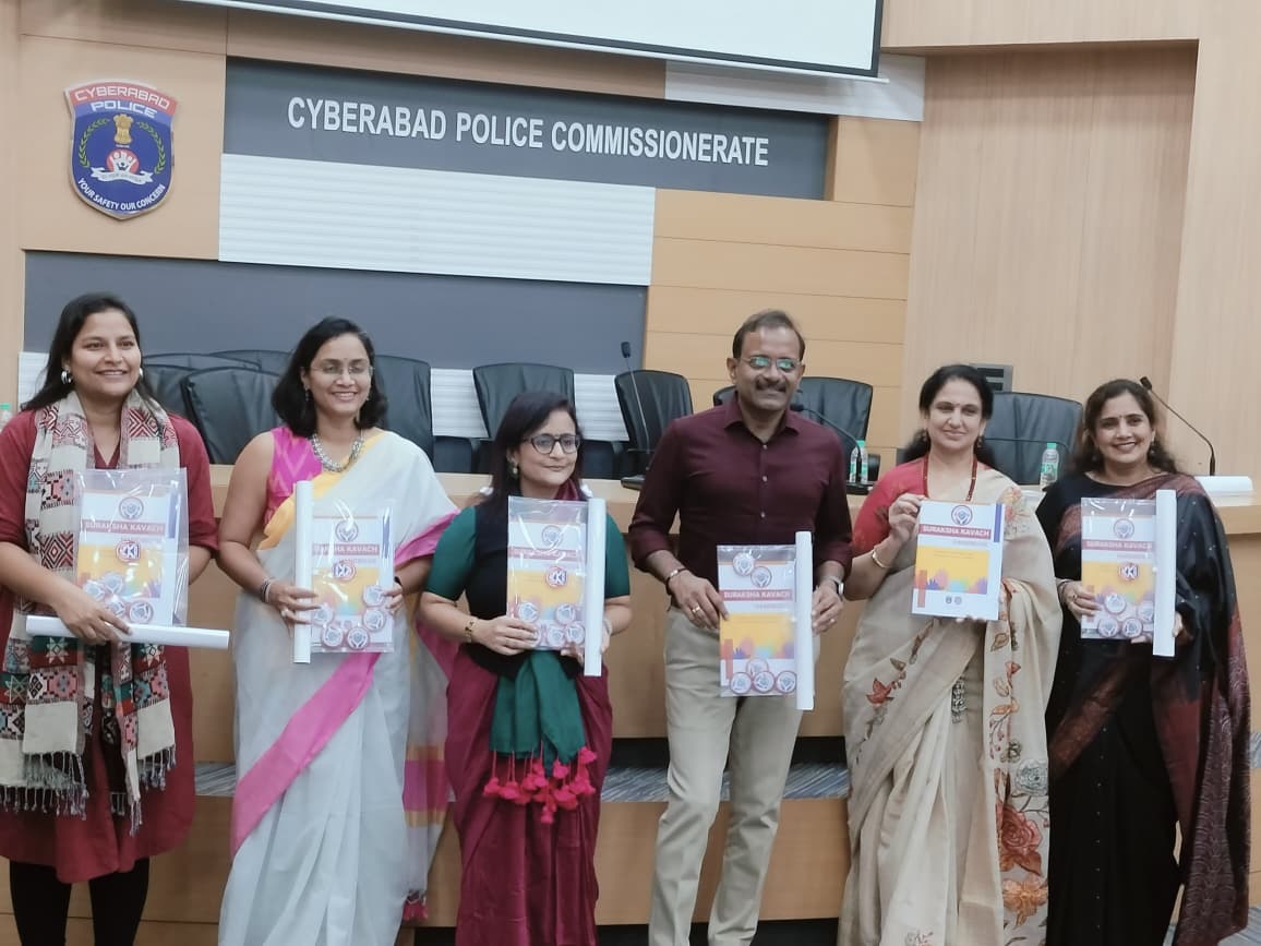 SCSC_Cyberabad's tweet image. 🚸 Suraksha Kavach Safety Clubs launched in 30+ SSC schools, Serilingampally!

SCSC &amp;amp; Cyberabad Police kick-started clubs to boost physical &amp;amp; cyber safety, mental well-being, and road safety.

A strong move toward safer, aware young communities. 🌟

#SCSC #SurakshaKavach